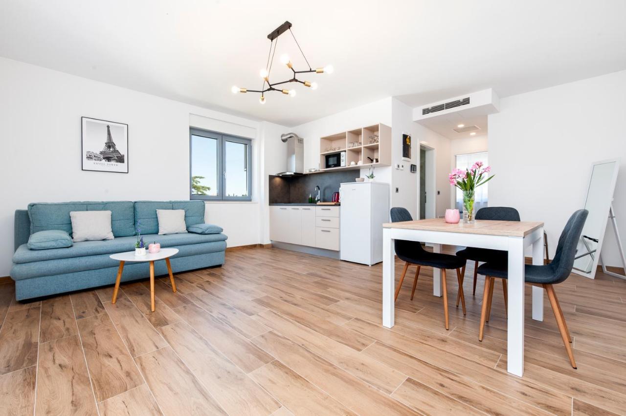 Apartments Mauro โรวีน ภายนอก รูปภาพ