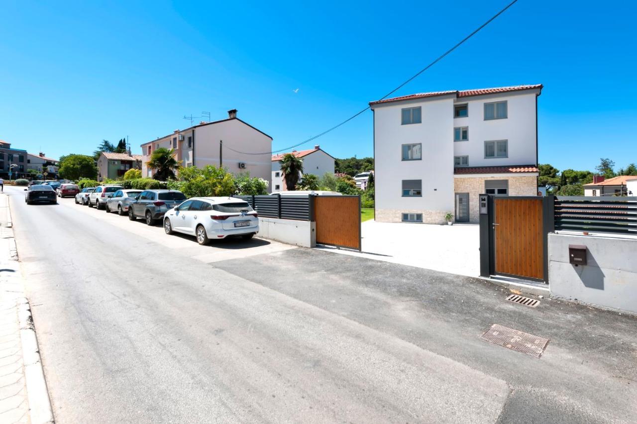 Apartments Mauro โรวีน ภายนอก รูปภาพ